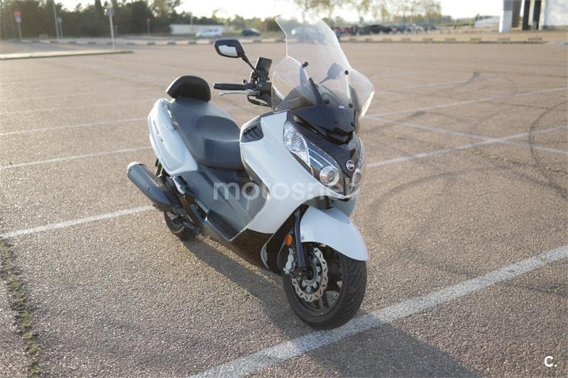 SYM Maxsym 400 – Vista 3