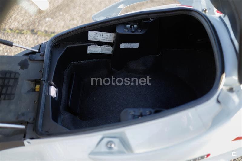 SYM Maxsym 400 – Vista 8