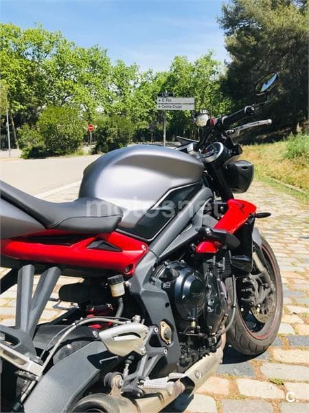 Triumph Street Triple R – Vista 3