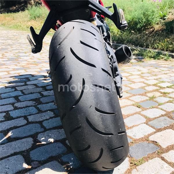 Triumph Street Triple R – Vista 9