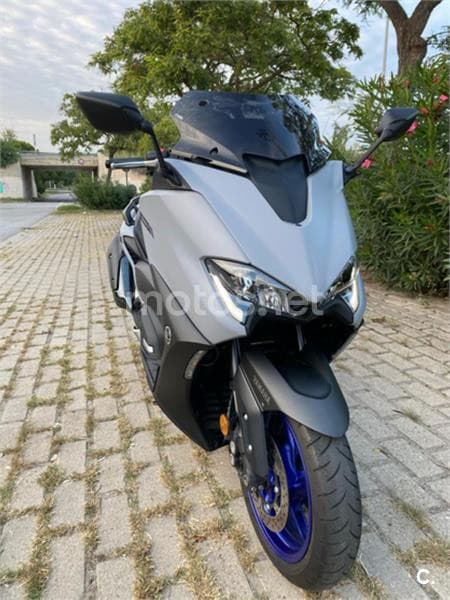 Yamaha TMAX 560 ABS – Vista 2