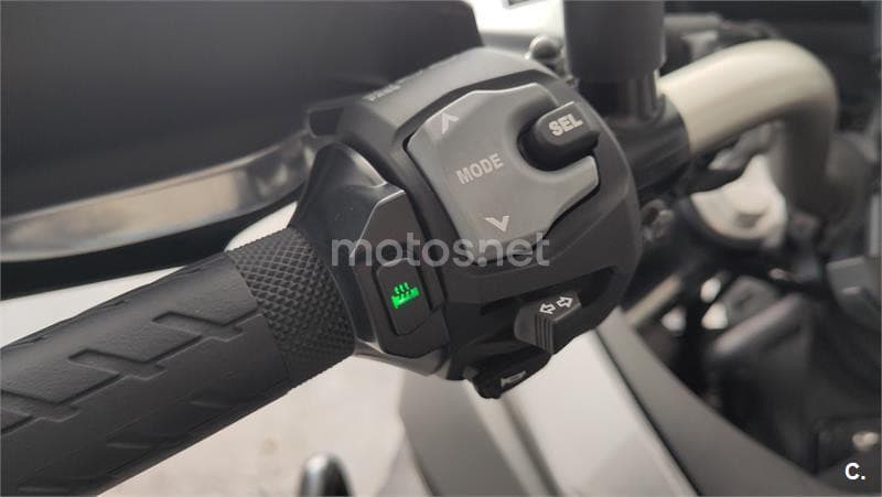 Suzuki V-Strom 650 XT ABS – Vista 8