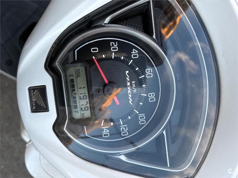 Honda Vision 110 – Vista 4