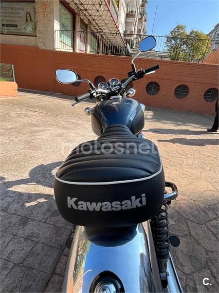 Kawasaki W 800 – Vista 6