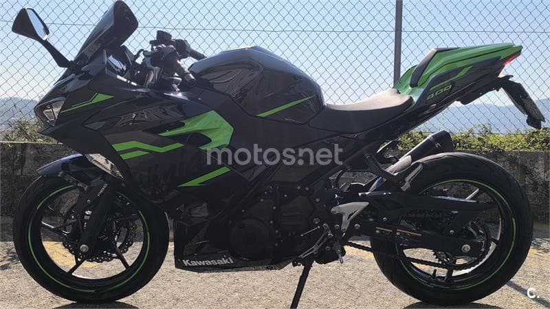 Kawasaki Ninja 400 – Vista 3