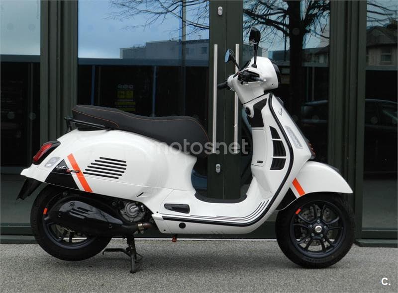 Vespa GTS 300 – Vista 4