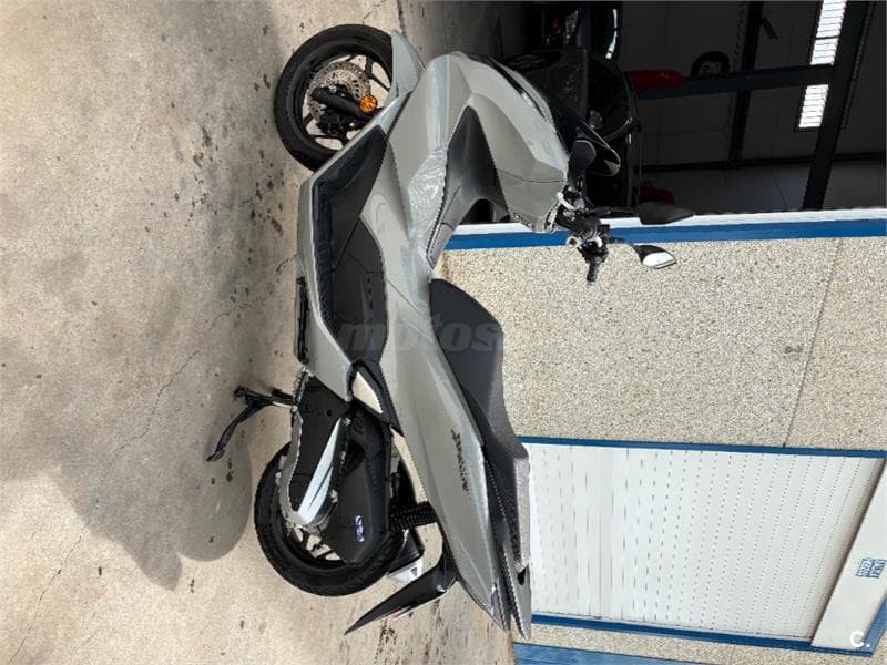 Honda PCX 125 – Vista 3