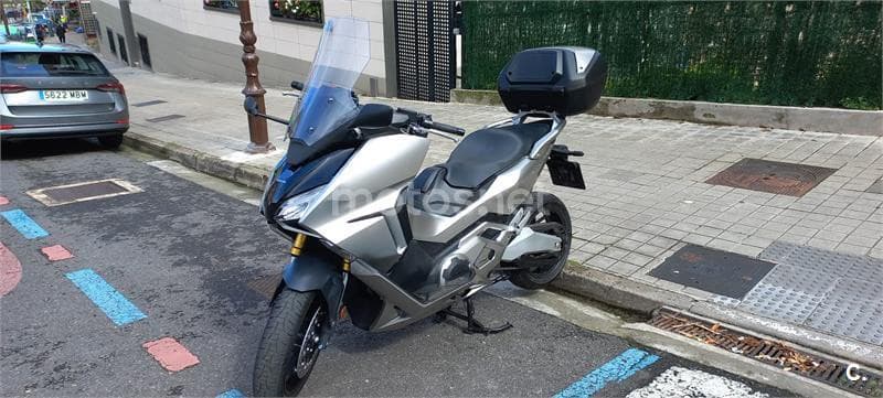 Honda Forza 750 – Vista 1