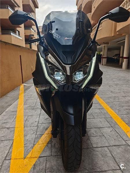 Kymco AK 550 – Vista 1