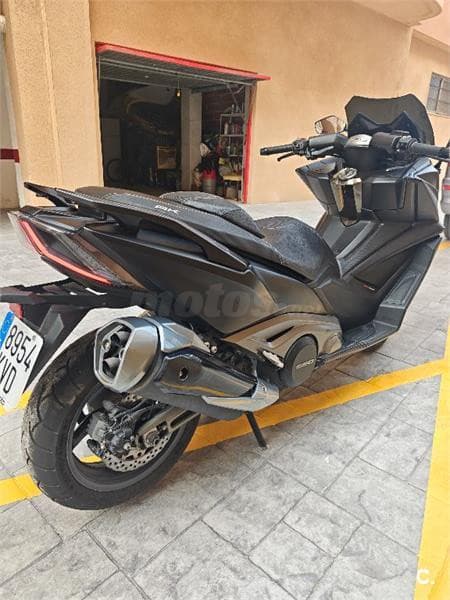 Kymco AK 550 – Vista 5