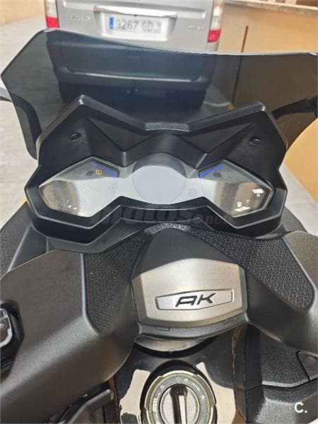 Kymco AK 550 – Vista 8