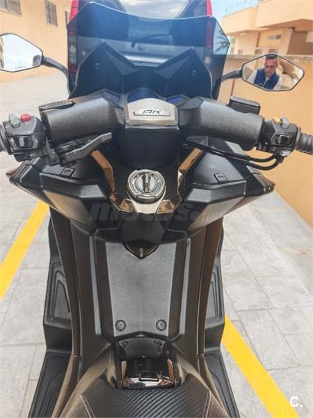 Kymco AK 550 – Vista 9