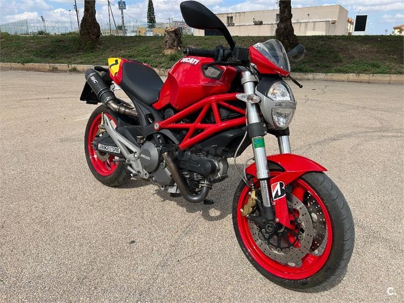 Ducati Monster 696 – Vista 2