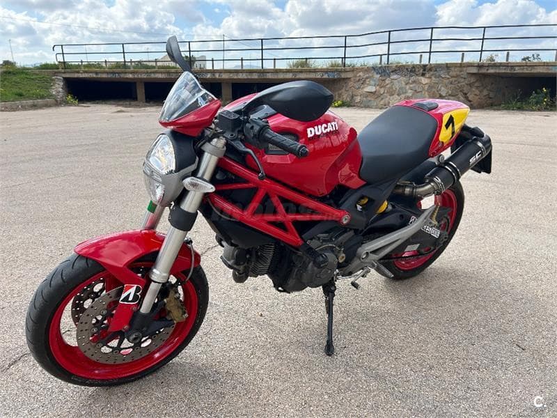 Ducati Monster 696 – Vista 4