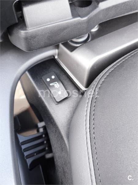 Triumph Trophy 1200 – Vista 14