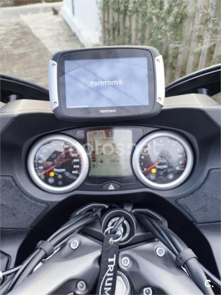 Triumph Trophy 1200 – Vista 16