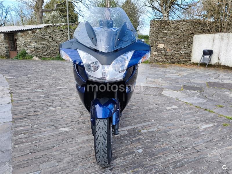 Triumph Trophy 1200 – Vista 3