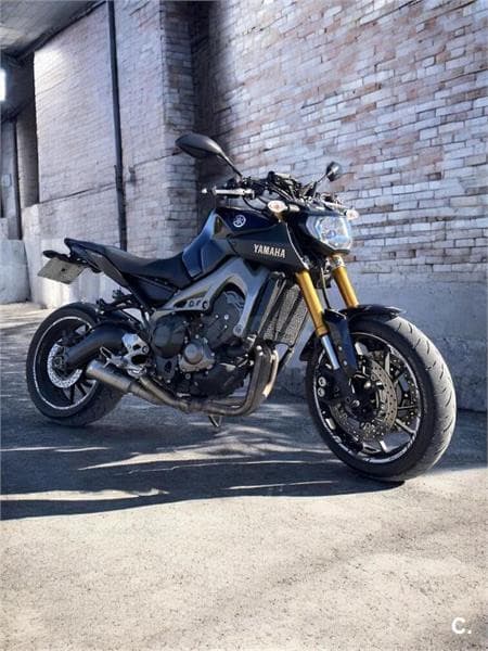 Yamaha MT 09 – Vista 1