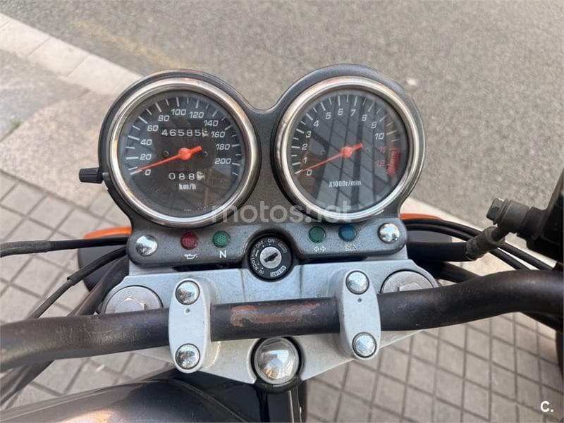 Suzuki GS 500 – Vista 9