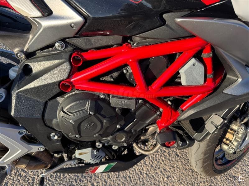 MV Agusta BRUTALE – Vista 9