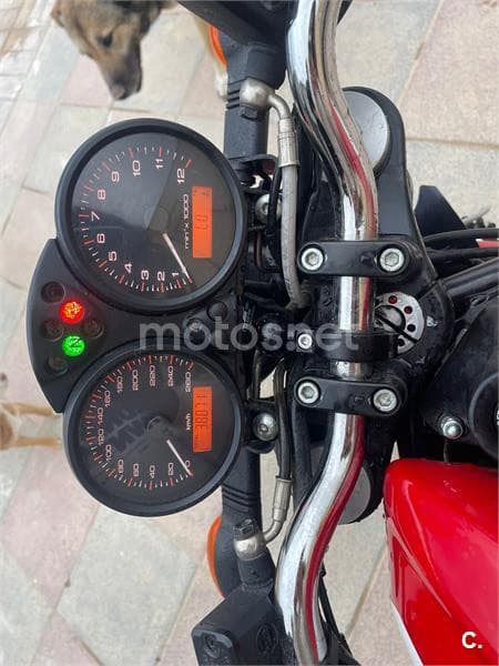 Ducati MONSTER 695 – Vista 4