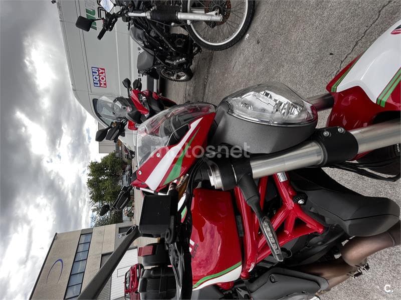 Ducati Monster 821 – Vista 4