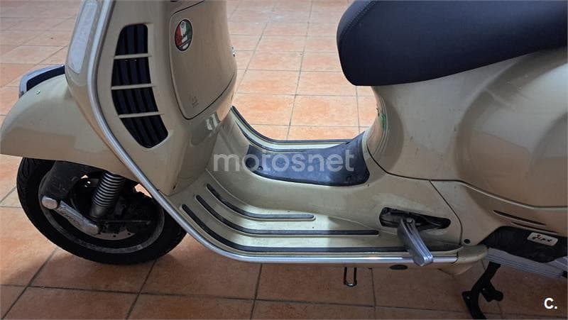 Vespa GTS 125 – Vista 12