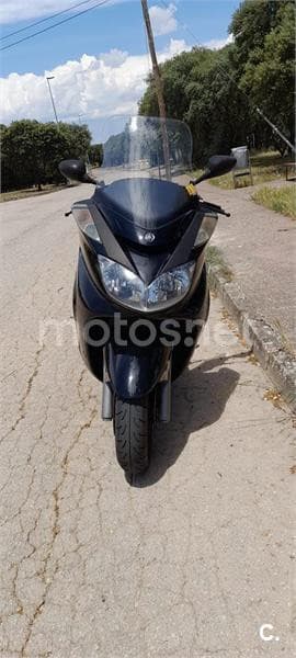 Yamaha YP Majesty 400 – Vista 2