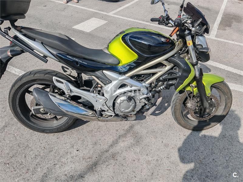 Suzuki Gladius 650 – Vista 3