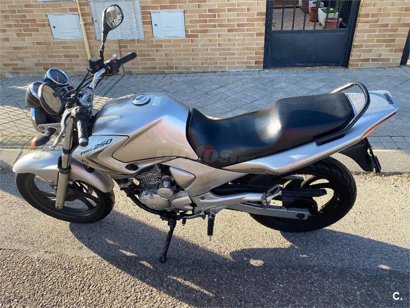Yamaha YBR 250 – Vista 3