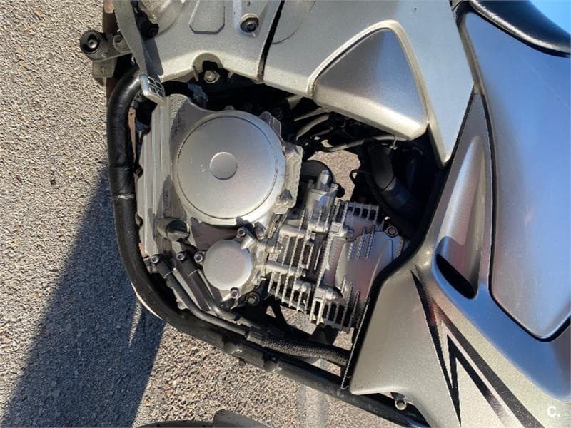 Yamaha YBR 250 – Vista 9