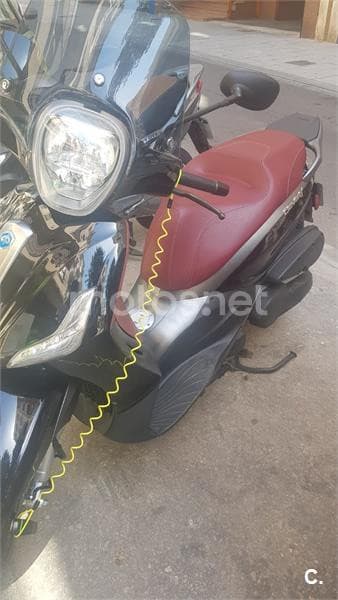 Piaggio Beverly – Vista 3