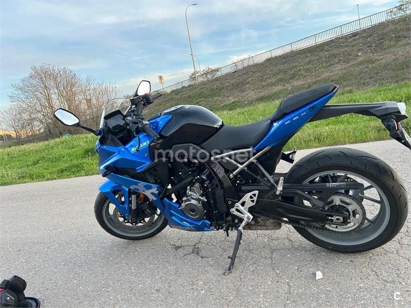 Suzuki GSX-8R – Vista 2
