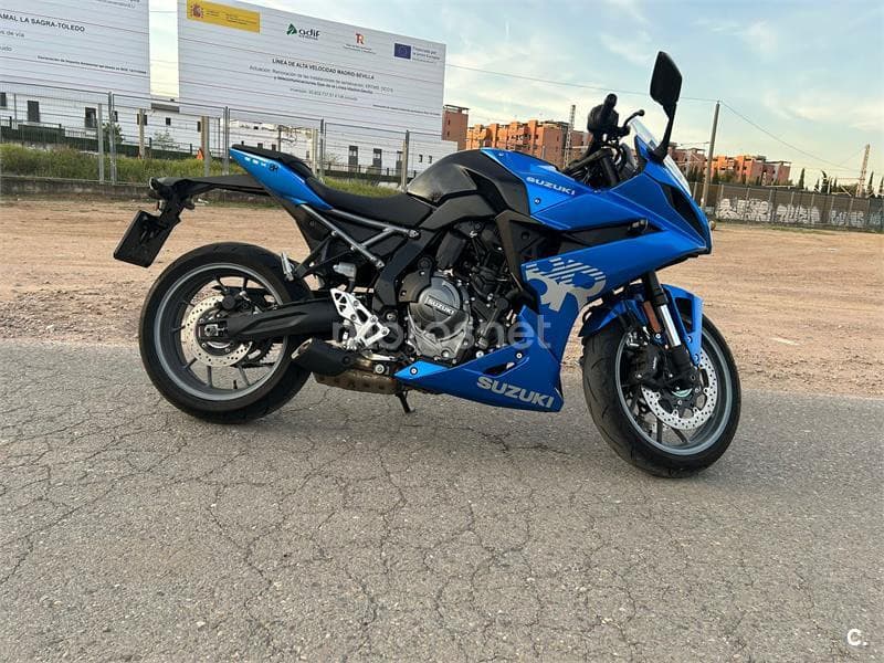 Suzuki GSX-8R – Vista 3