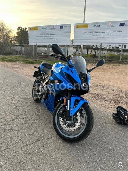 Suzuki GSX-8R – Vista 6