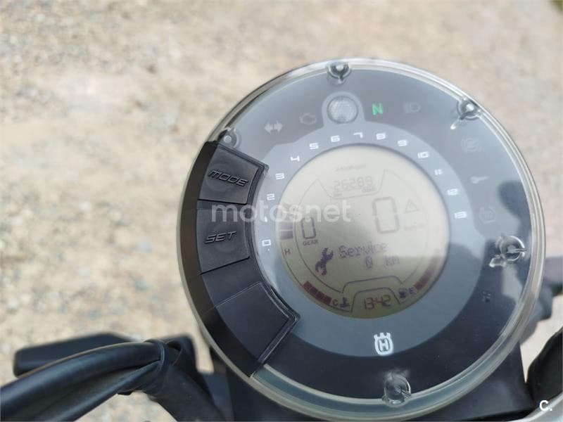 Husqvarna Svartpilen 401 – Vista 1