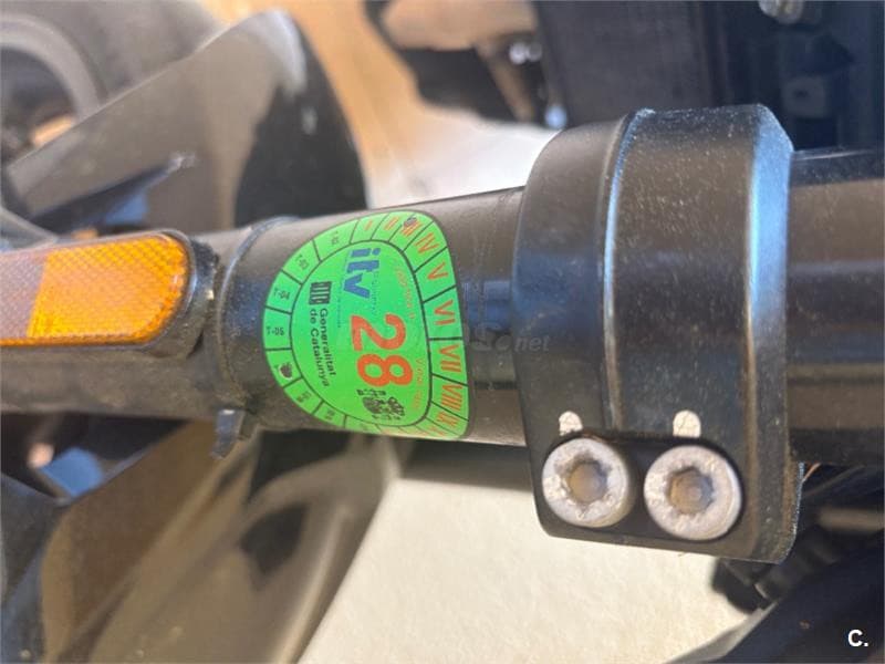 CFMOTO 300 NK – Vista 2