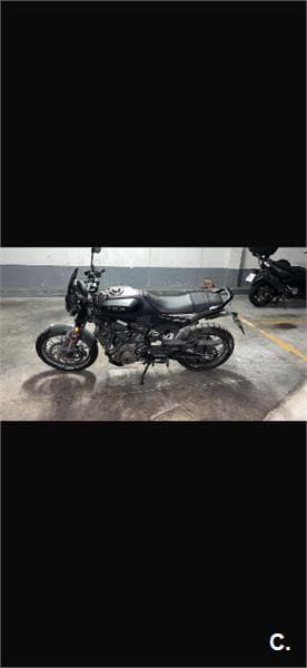 Husqvarna Svartpilen 401 – Vista 2