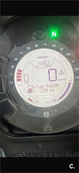 Husqvarna Svartpilen 401 – Vista 4