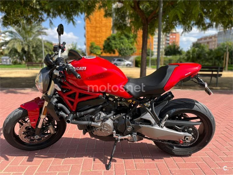 Ducati Monster 821 – Vista 1