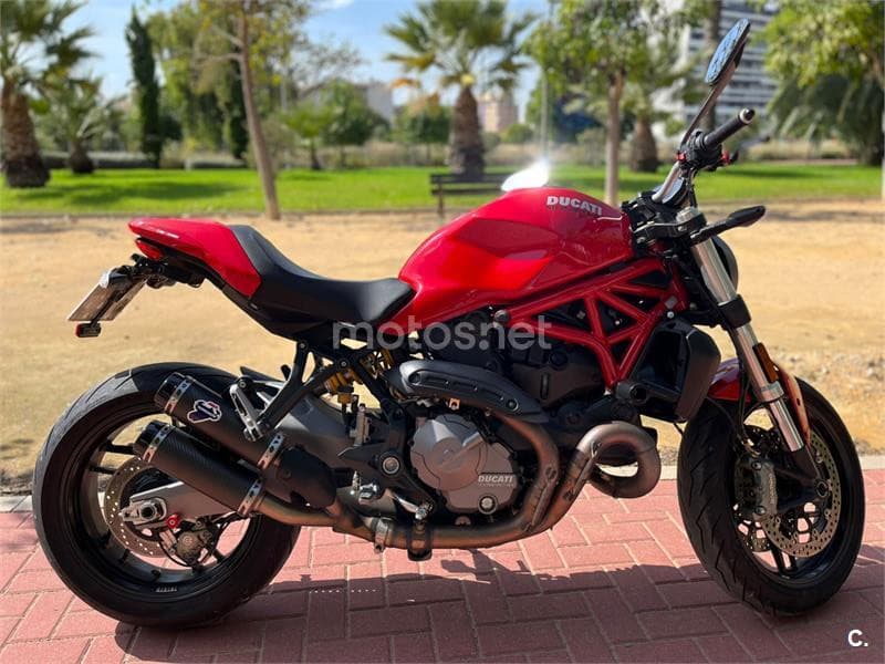 Ducati Monster 821 – Vista 2