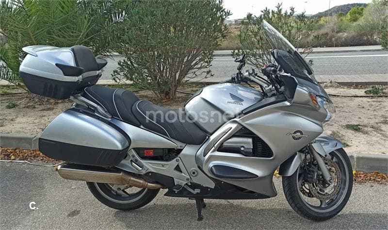 Honda Pan-European ST 1300 ABS – Vista 1