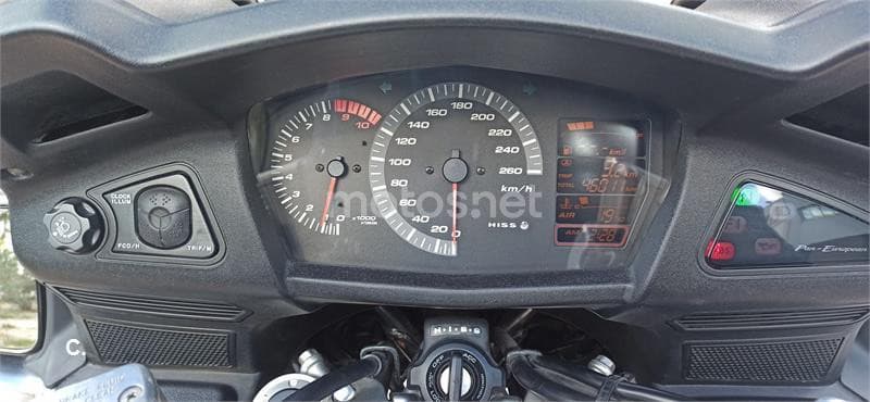 Honda Pan-European ST 1300 ABS – Vista 6