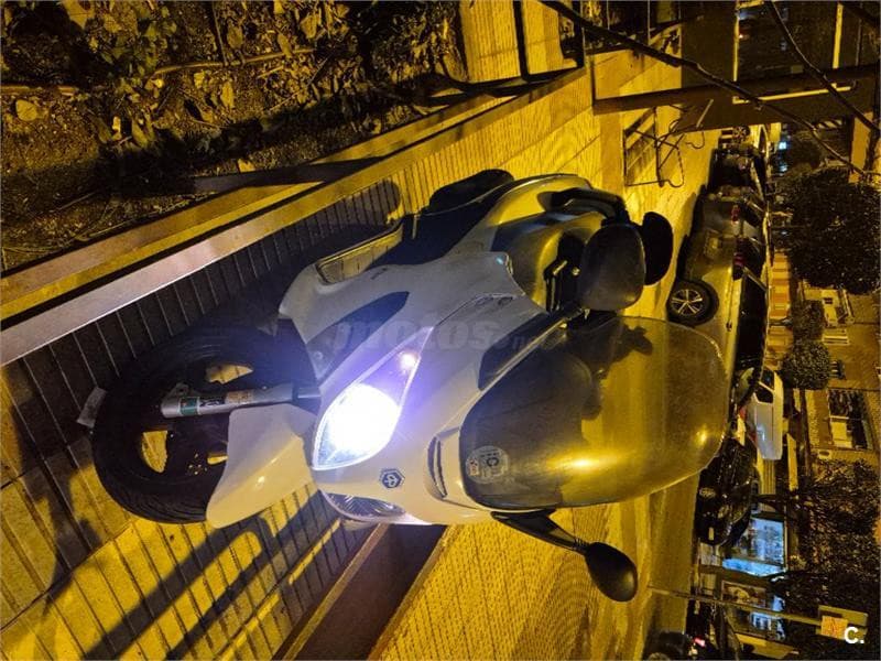 Piaggio X EVO 125 – Vista 1