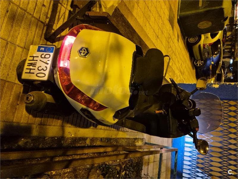 Piaggio X EVO 125 – Vista 2