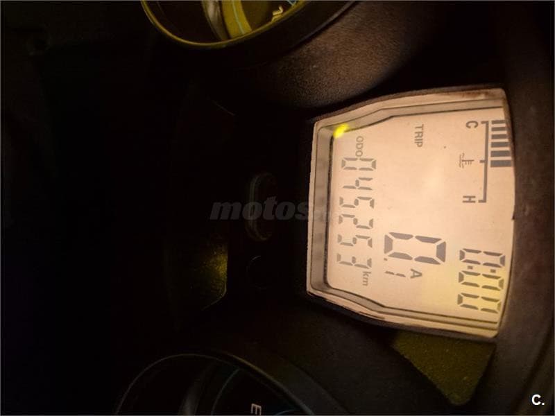 Piaggio X EVO 125 – Vista 3