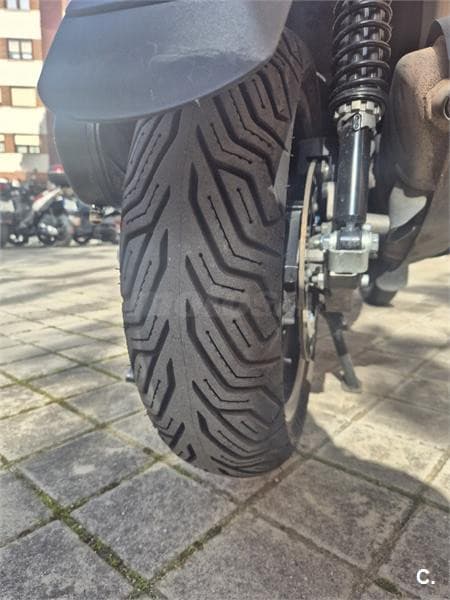 Piaggio MP3 – Vista 12