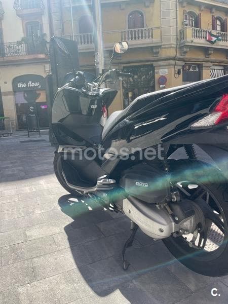Honda PCX 125 – Vista 4