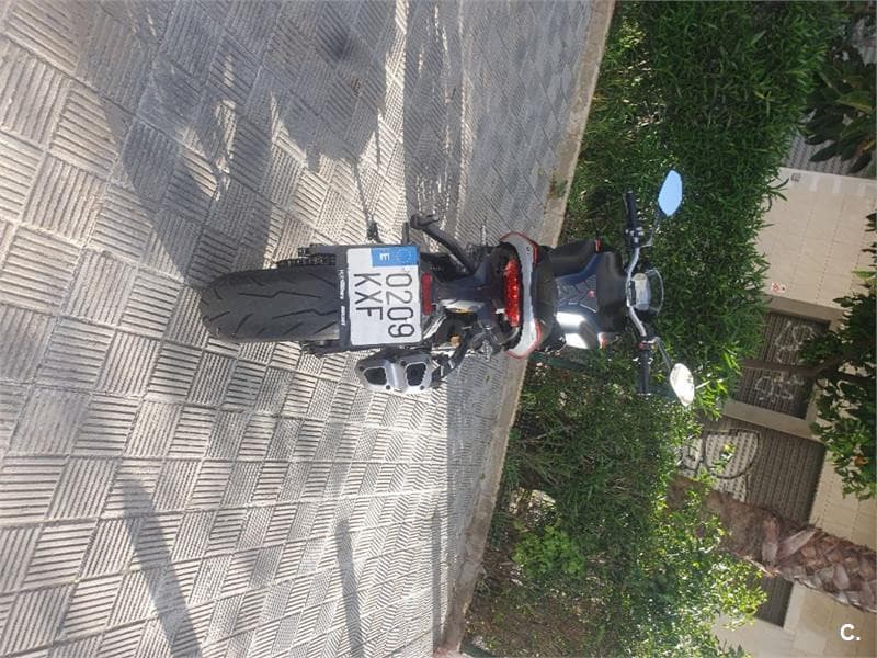 Ducati Monster 821 – Vista 2