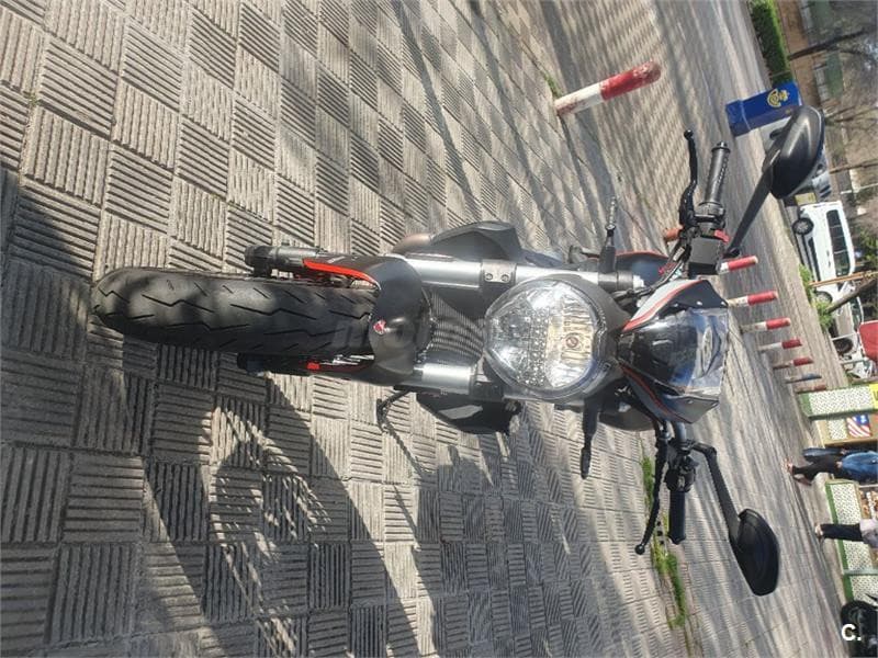 Ducati Monster 821 – Vista 4